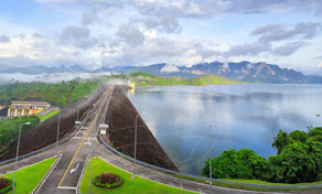 Khao Sok National Park Cheow Lan Lake (Khao Sok Lake)