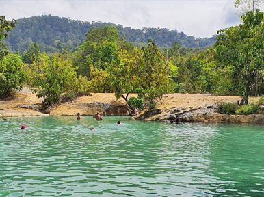 Traveling to or from Khlong Thom: Routes and Transport Options